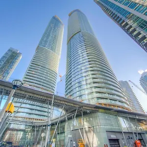 Royal York Apartment